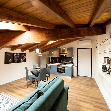 Abitare Il Tempo-Elegante E Moderno-Ad 1 Bus Da Roma Apartment Velletri Bagian luar foto