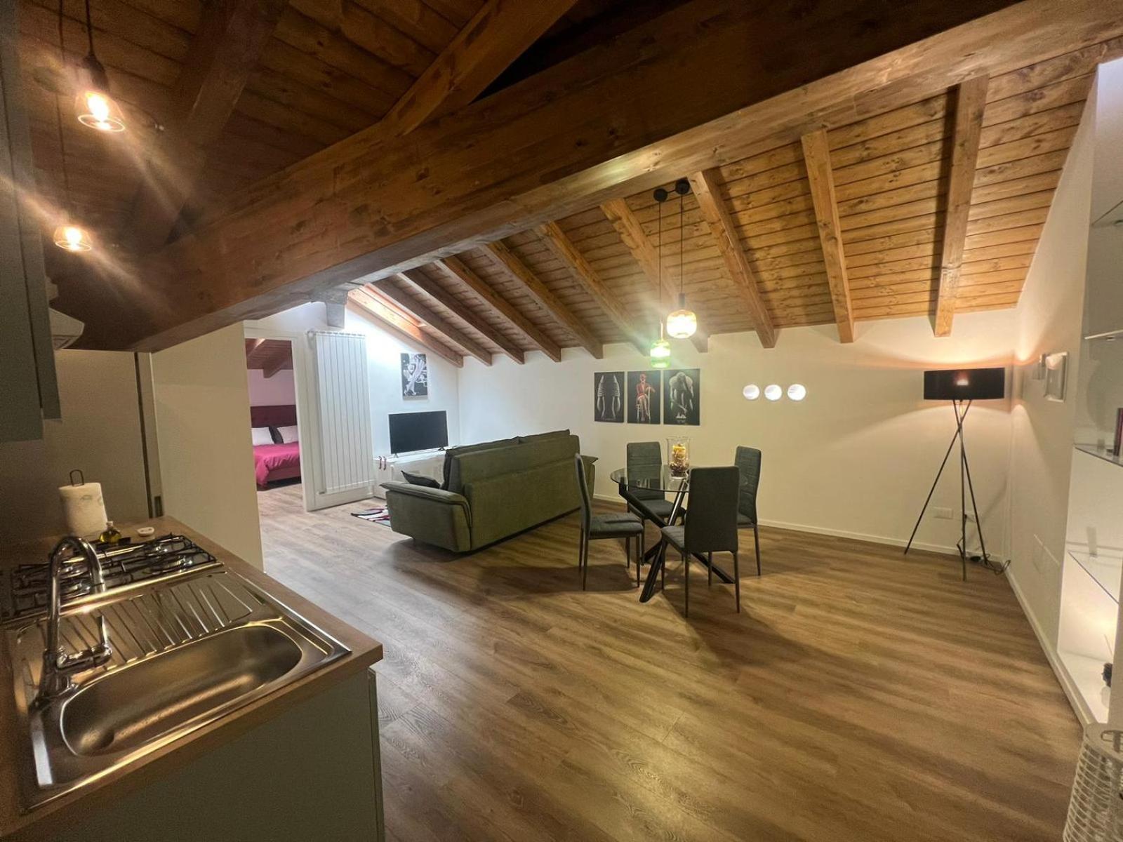 Abitare Il Tempo-Elegante E Moderno-Ad 1 Bus Da Roma Apartment Velletri Bagian luar foto