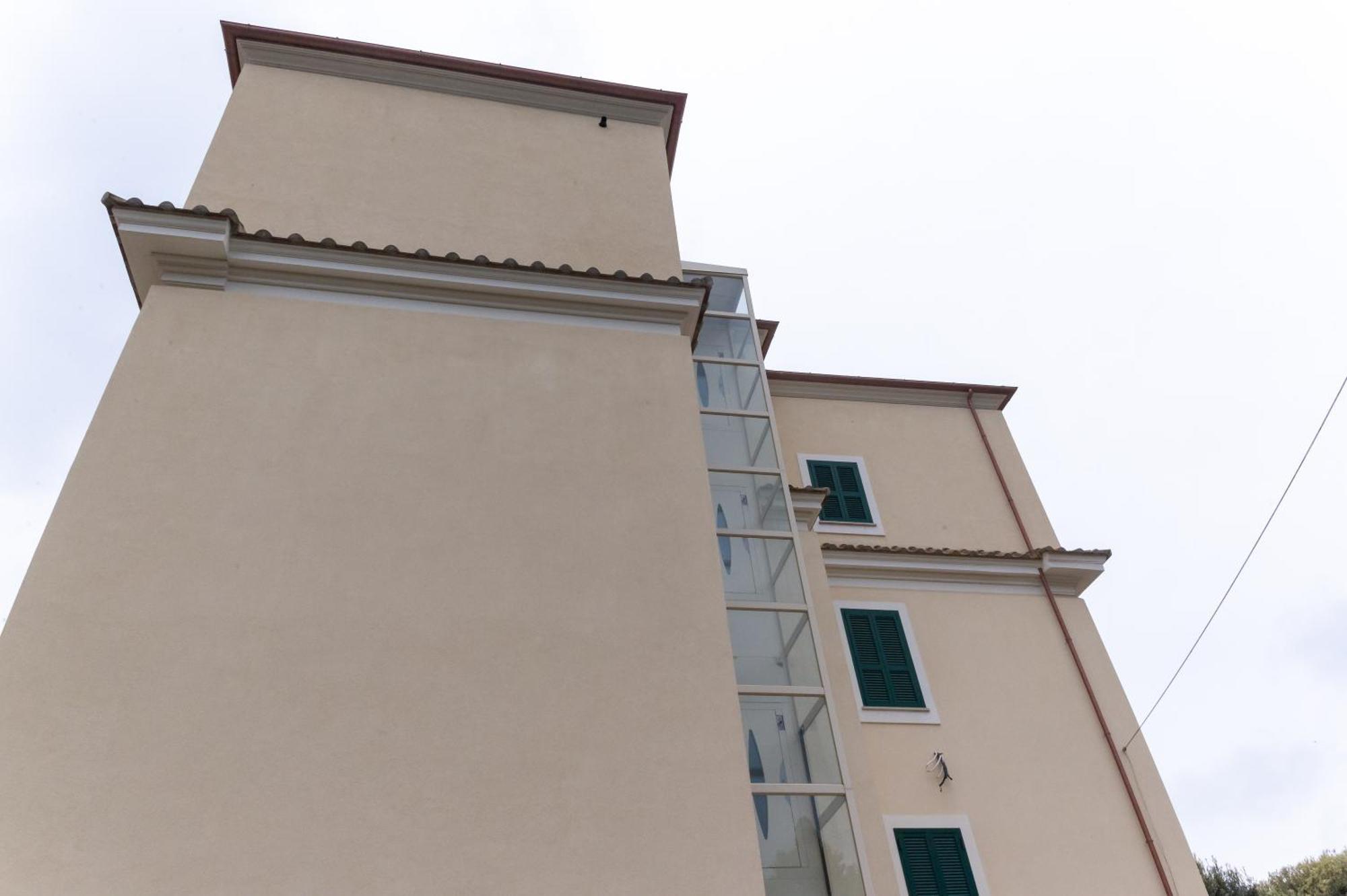 Abitare Il Tempo-Elegante E Moderno-Ad 1 Bus Da Roma Apartment Velletri Bagian luar foto